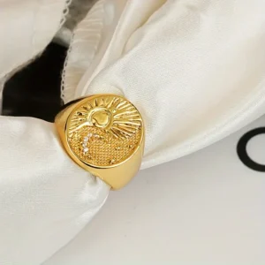 Vintage Luxury Sunburst Signet Ring