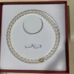 Women's Fashionable Pearl Necklace